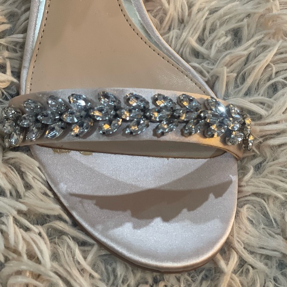 Woman’s wedding/occassion heel - Picture 2 of 4
